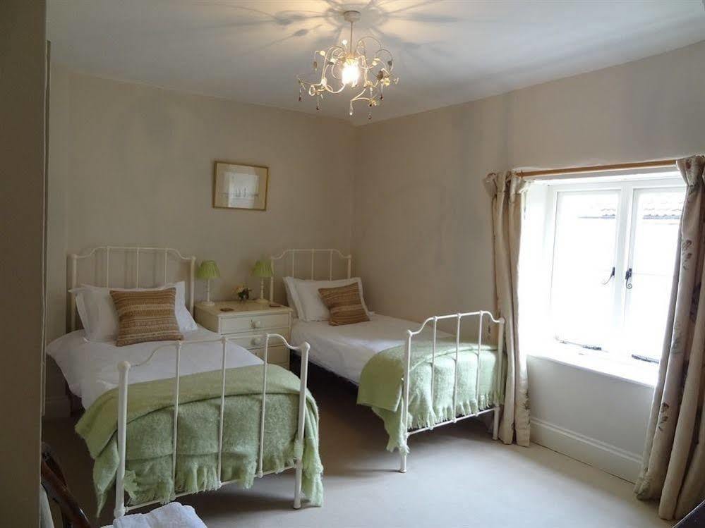 Huxham Farmhouse Bed & Breakfast East Pennard Dış mekan fotoğraf